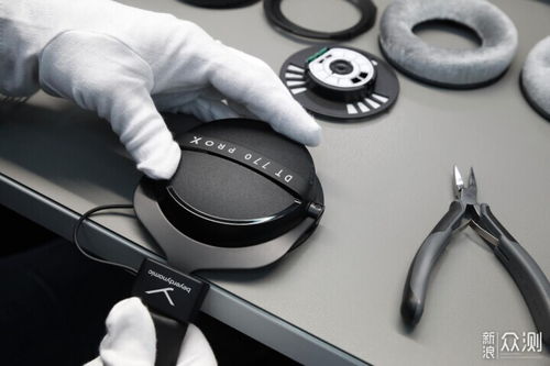 从专业监听到艺术创作 拜雅DT 770、990与PRO X的隐秘共鸣